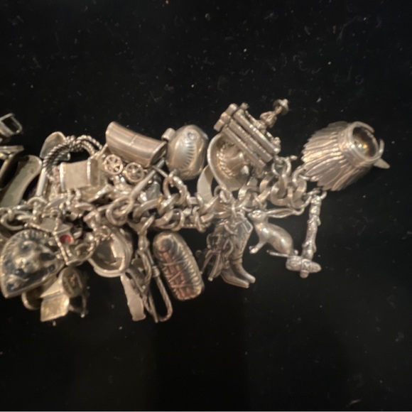 VINTAGE WESTERN NATIVE AMERICANA LOADED CHARM BRACELET 55+ CHARMS STERLING - Picture 5 of 16